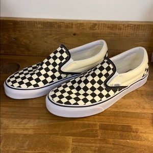 Vans checkered Sneaker never worn! M 9.5/W 11
